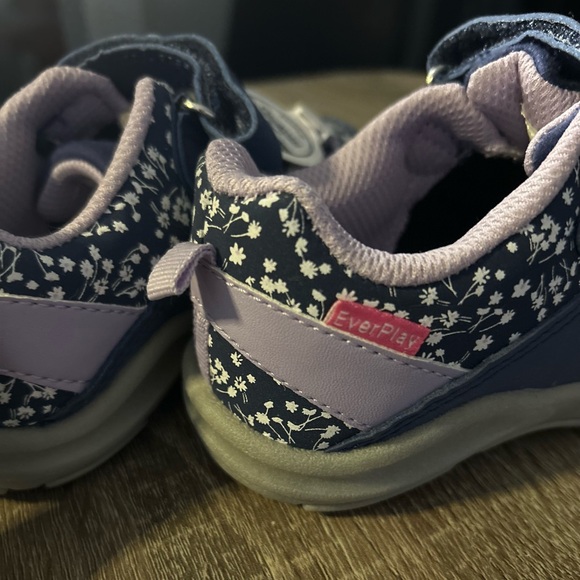 🆕 OSH KOSH B’GOSH Toddler Cycla Sneaker - Picture 9 of 10